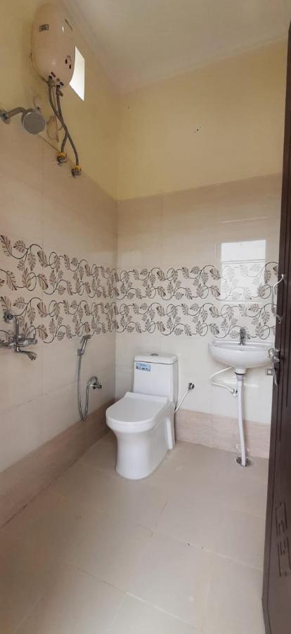 Hotel The Bird Dehradun Buitenkant foto